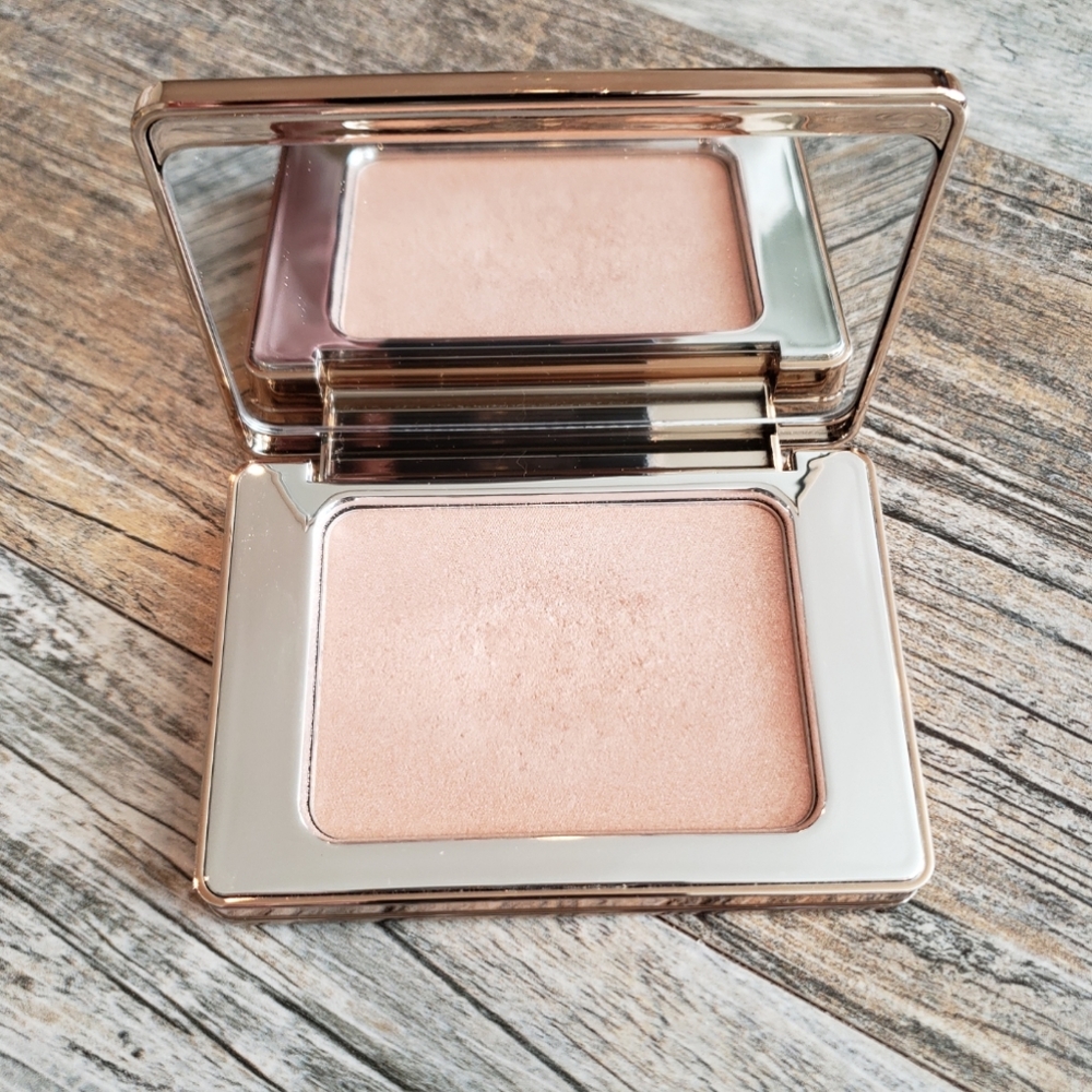 Natasha Denona All Over Glow Face & Body Shimmer